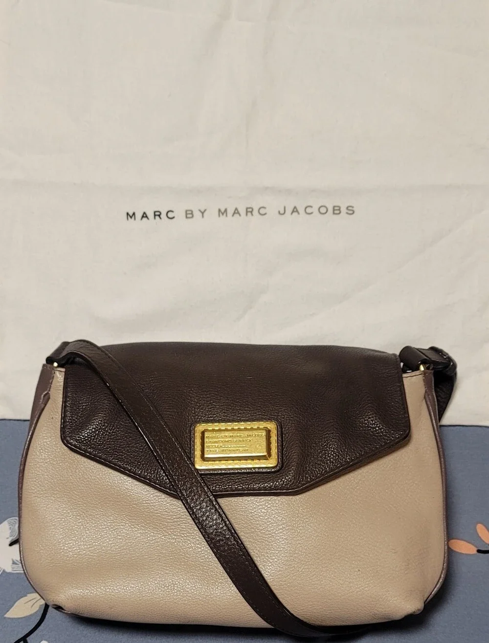 Marc by Marc Jacobs Taupe/Brown Pebbled Leather Shoulder/Crossbody Bag - Picture 6 of 16